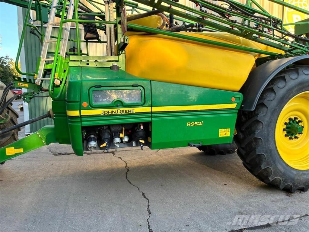 John Deere R952i Прицепные опрыскиватели