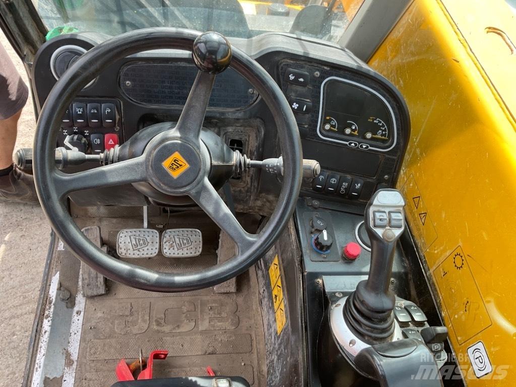 JCB 525-60 AGRI PLUS Сельскохозяйственные телескопические погрузчики