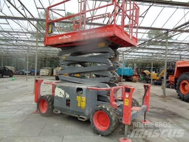 SkyJack SJ 6832 RT Ножничные подъемники