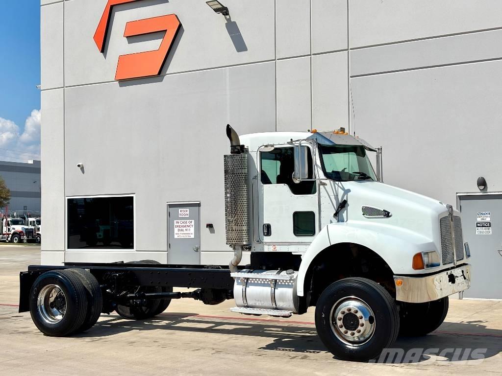 Kenworth T 300 Седельные тягачи