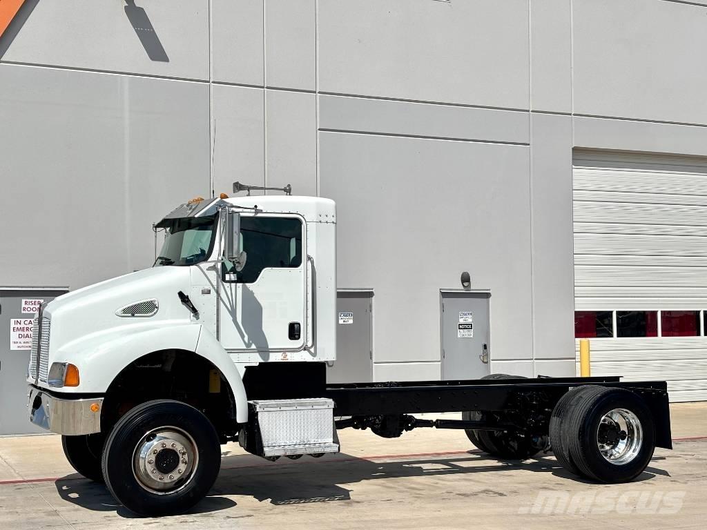 Kenworth T 300 Седельные тягачи