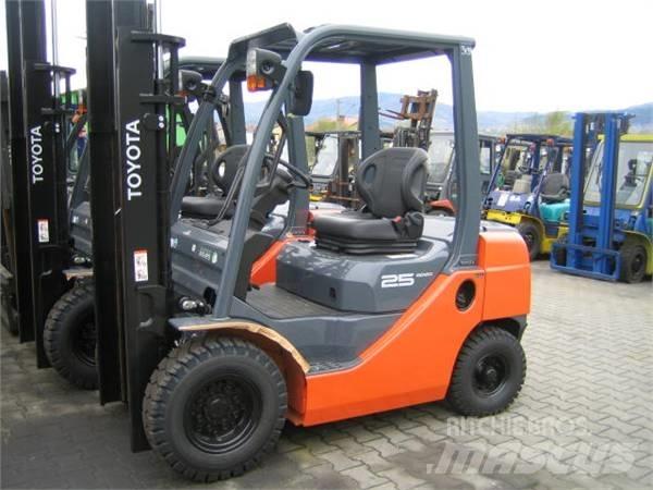 Toyota 02-8FG25 Газовые погрузчики