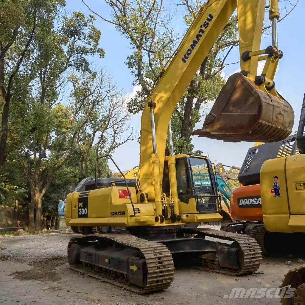 Komatsu PC 300 Гусеничные экскаваторы