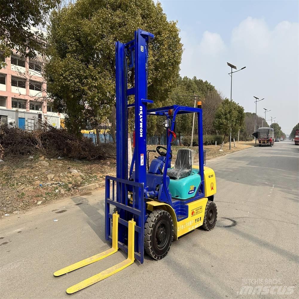 Komatsu FD30-14 Дизельные погрузчики