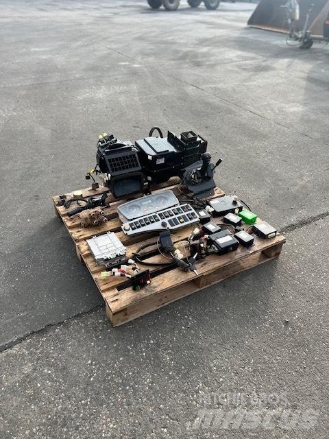 Doosan DL 400 Электронные блоки