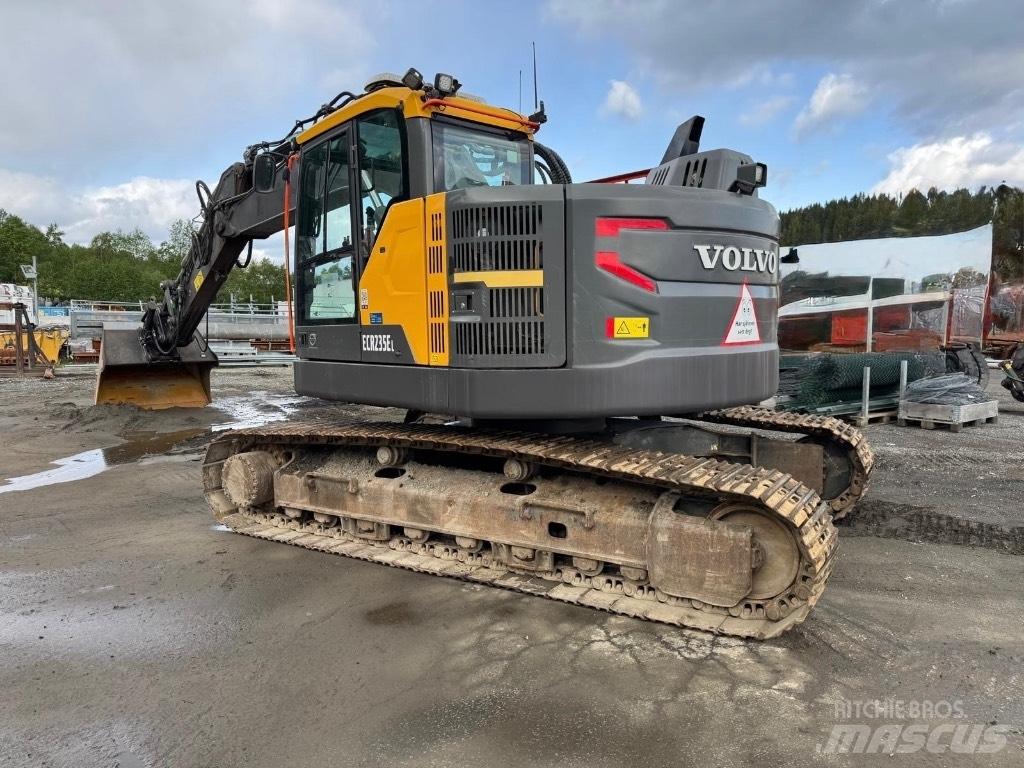 Volvo ECR 235 E Гусеничные экскаваторы