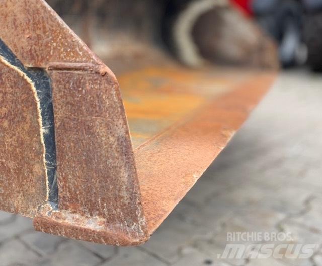 Manitou CBR 730/1850 Ковши