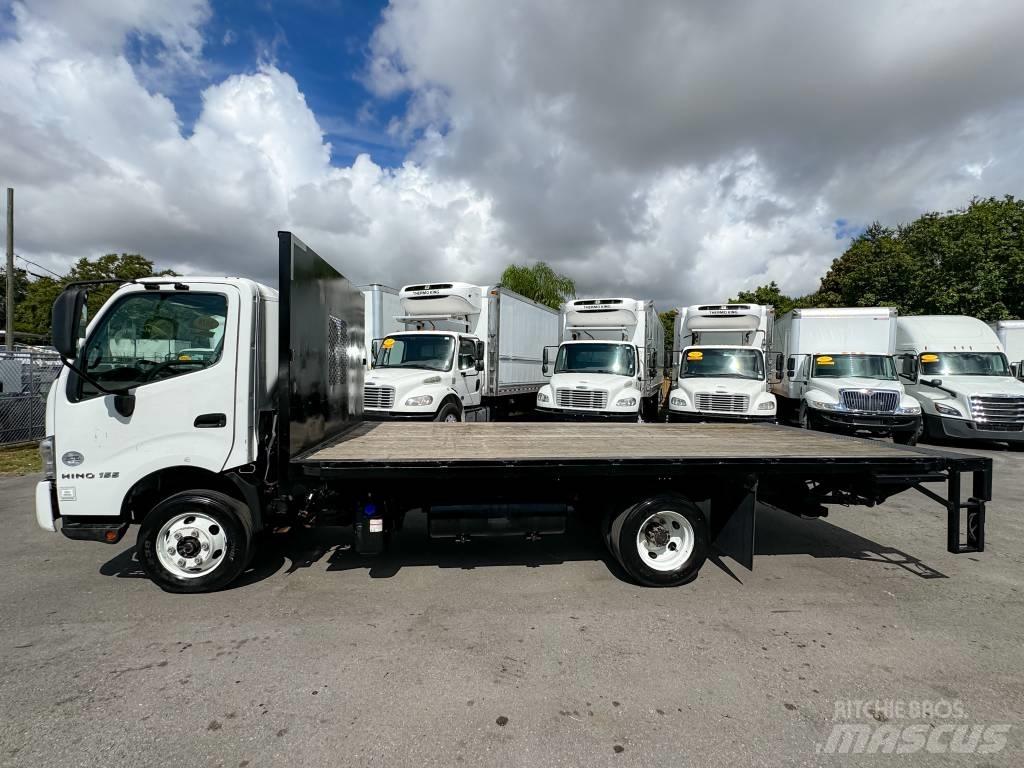 Hino 155 Специальные грузовики