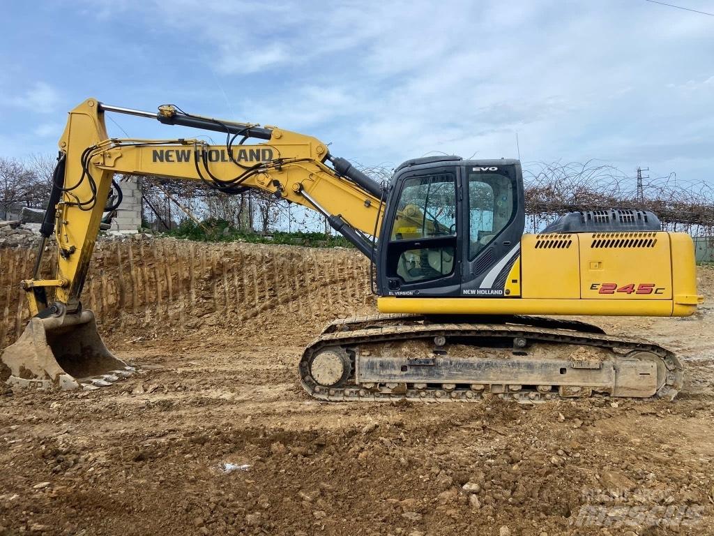 New Holland E245 Гусеничные экскаваторы