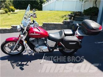 Honda VT1100 Земснаряды / баржи