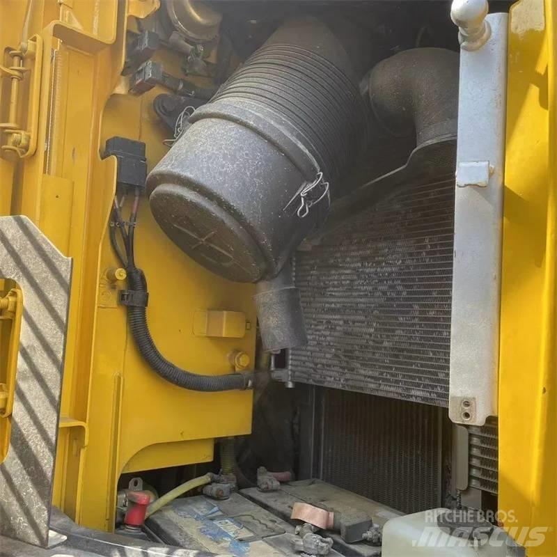 Komatsu PC 138 Гусеничные экскаваторы