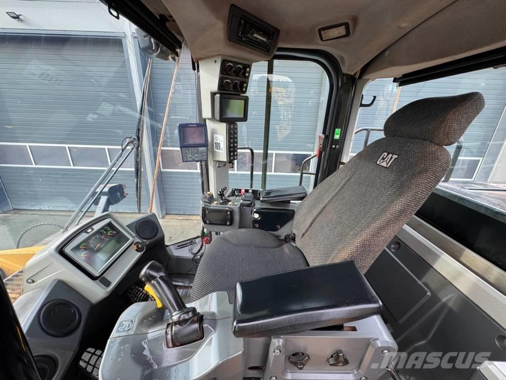 CAT 980M Фронтальные погрузчики