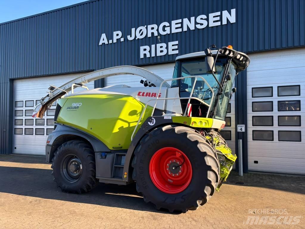 CLAAS Jaguar 960 4WD Самоходные кормоуборочные комбайны
