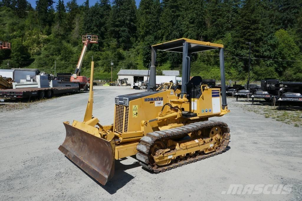 Komatsu D21A-8 Гусеничные бульдозеры