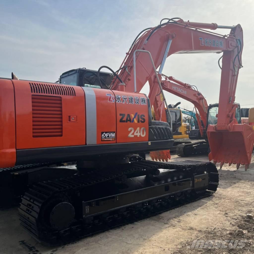 Hitachi ZX 240 Гусеничные экскаваторы