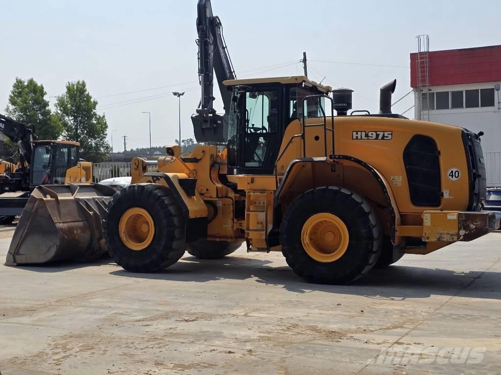 Hyundai HL 975 Фронтальные погрузчики
