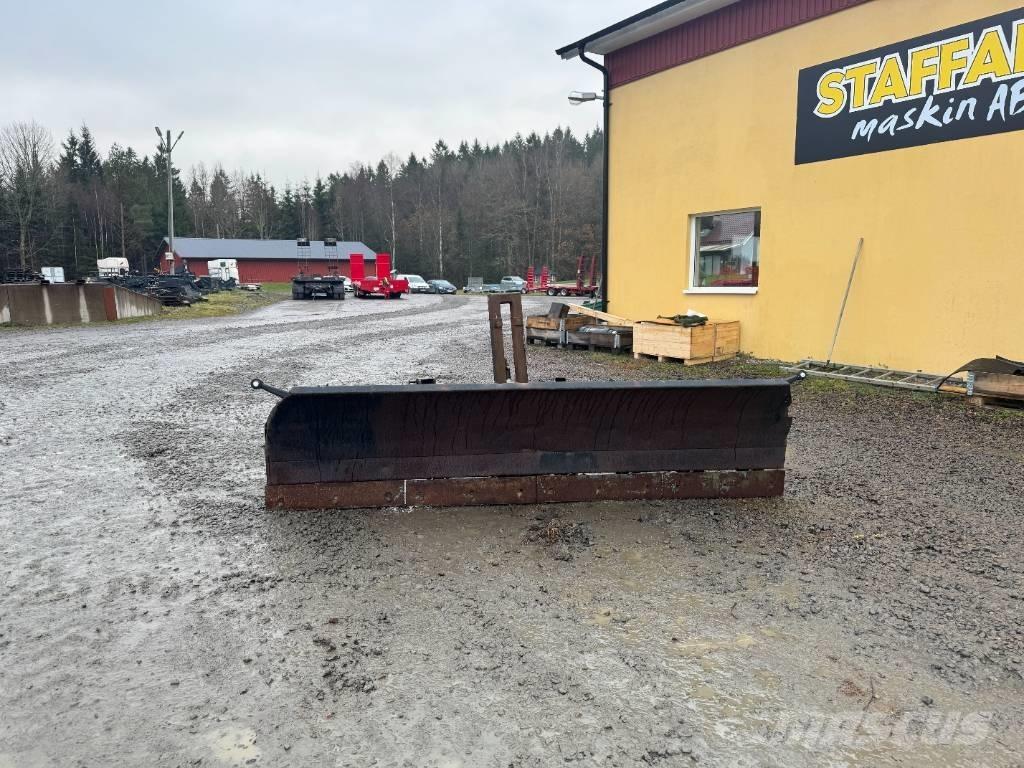 Holms 3.0M Снежные отвалы и плуги