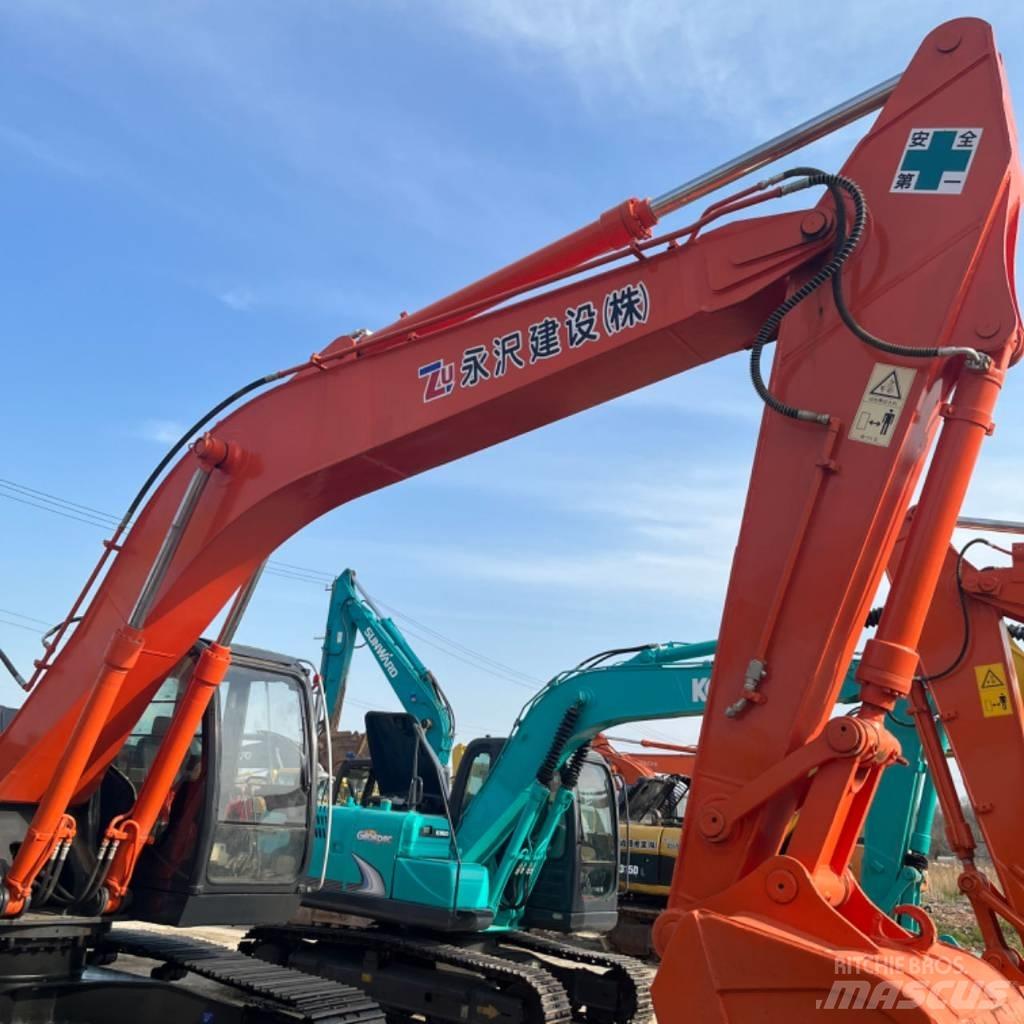 Hitachi ZX 240 Гусеничные экскаваторы