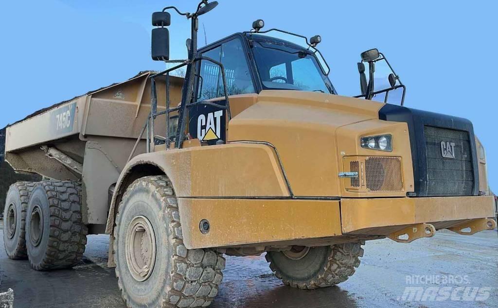 CAT 745 C Шарнирно-сочленённые самосвалы