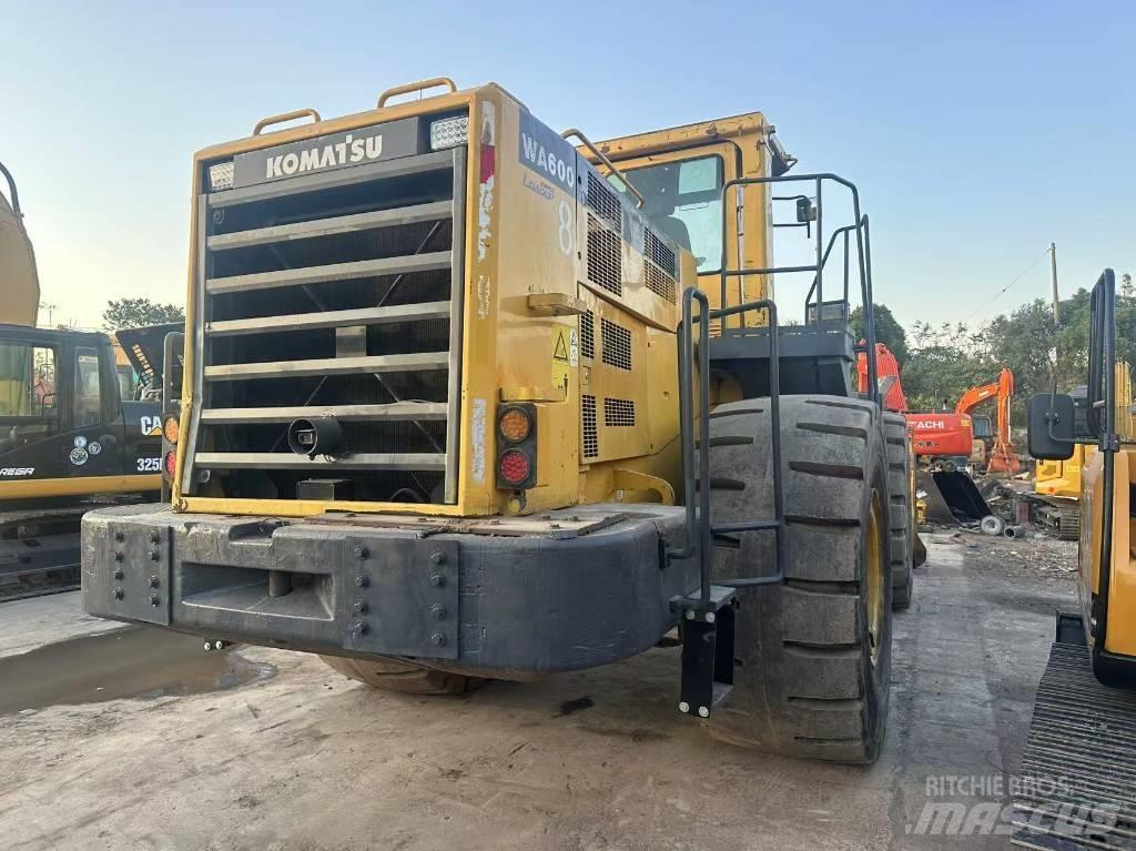 Komatsu WA 600 Фронтальные погрузчики