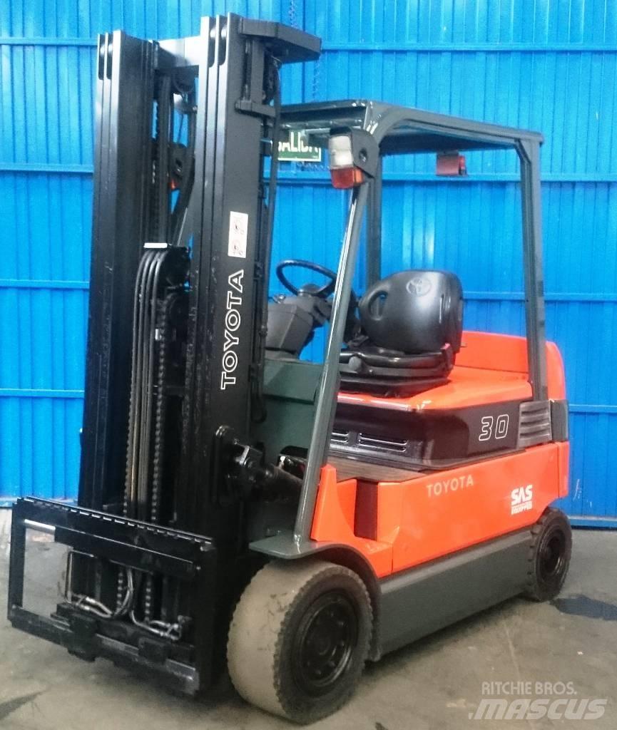 Toyota 7 FBMF 30 Электропогрузчики