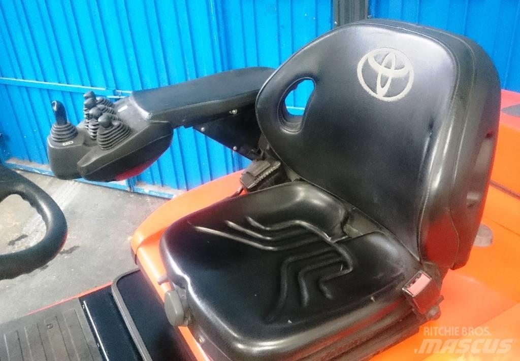 Toyota 7 FBMF 30 Электропогрузчики
