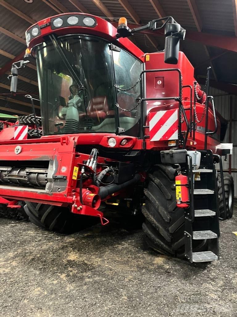 Case IH 9230 Зерноуборочные комбайны