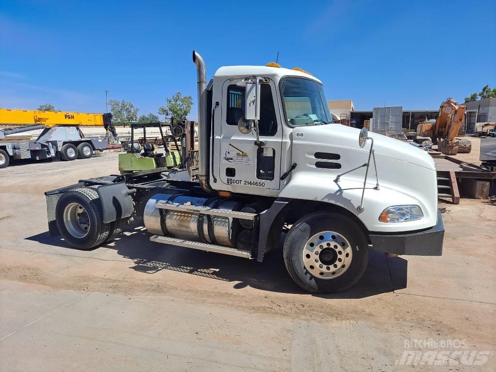 Mack CX612 Седельные тягачи