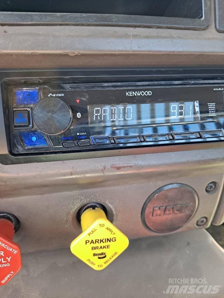 Mack CX612 Седельные тягачи