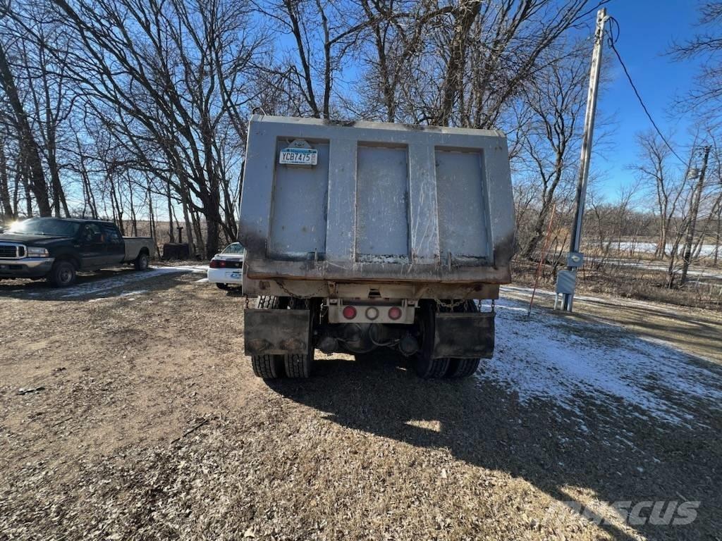 Sterling L 7500 Грузовики-Самосвалы