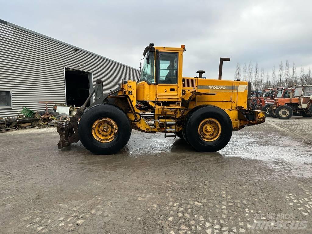 Volvo L120C Фронтальные погрузчики
