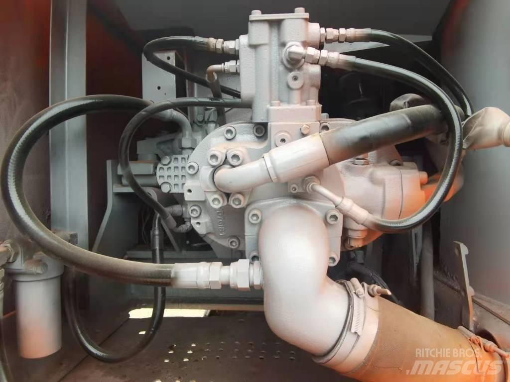 Hitachi EX 200 Гусеничные экскаваторы