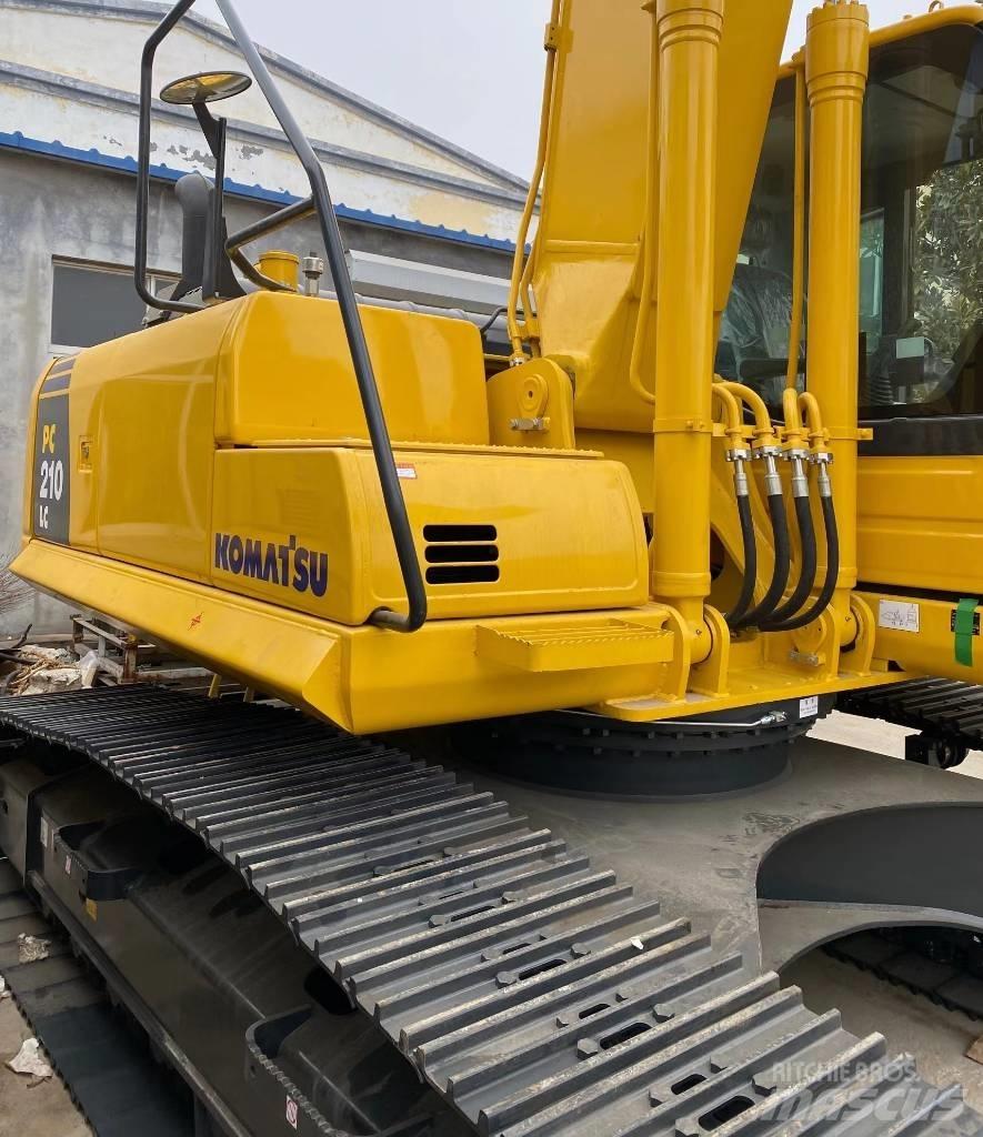 Komatsu PC210LC-8M0 Гусеничные экскаваторы