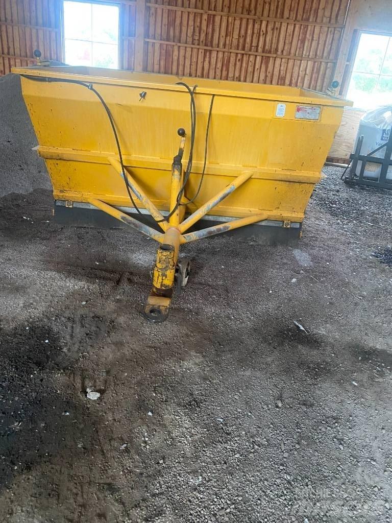 Broddway T20H Пескоразбрасывателы