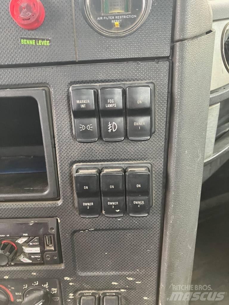 CAT CT 660 Контейнеровозы