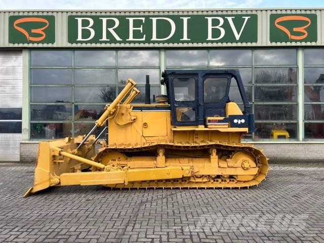 Komatsu D 85 P-18 Гусеничные бульдозеры