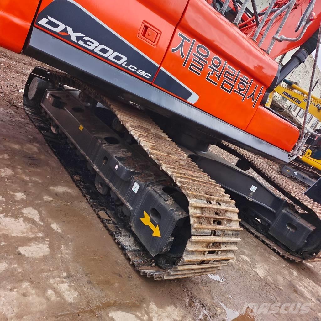 Doosan DX 300LC Гусеничные экскаваторы
