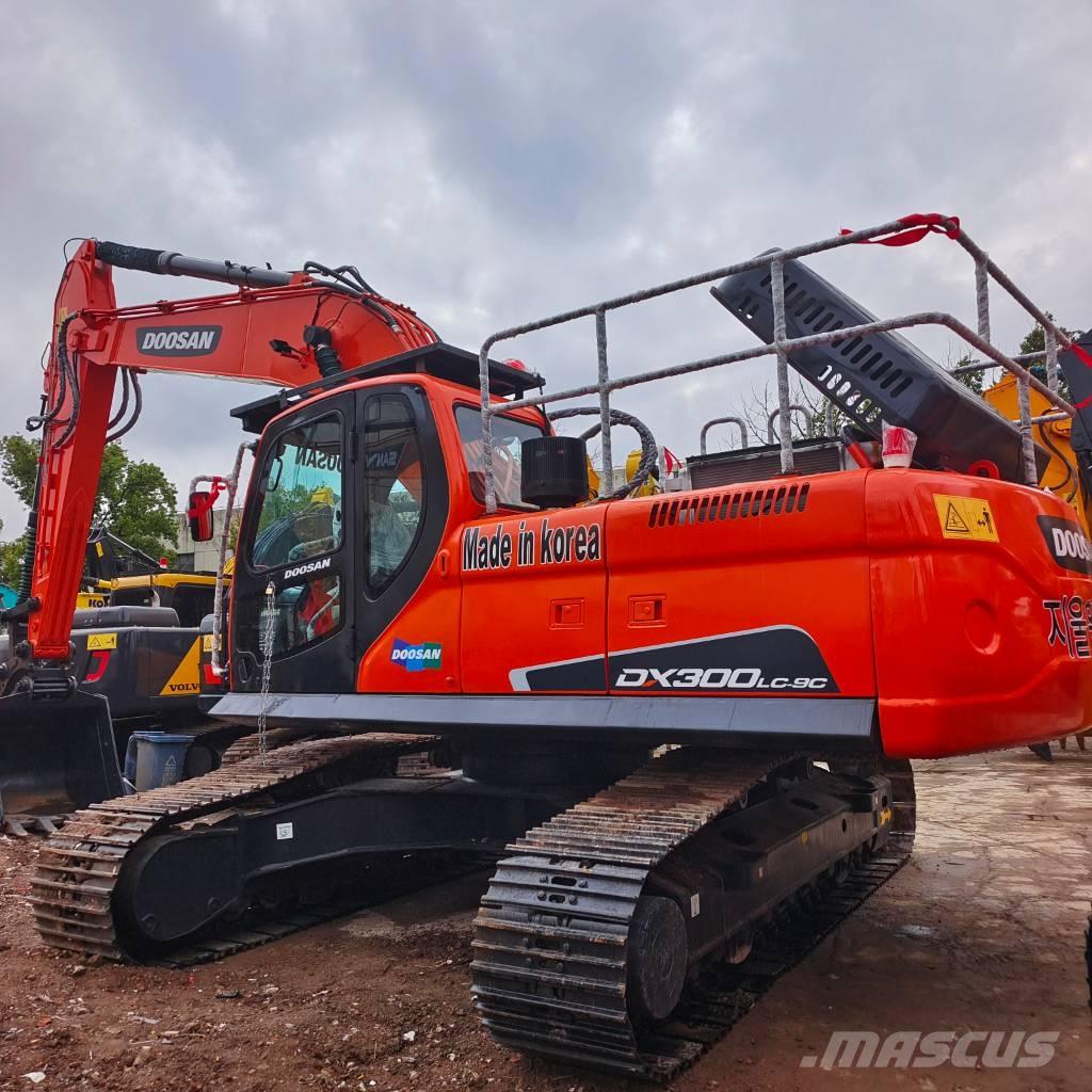 Doosan DX 300LC Гусеничные экскаваторы