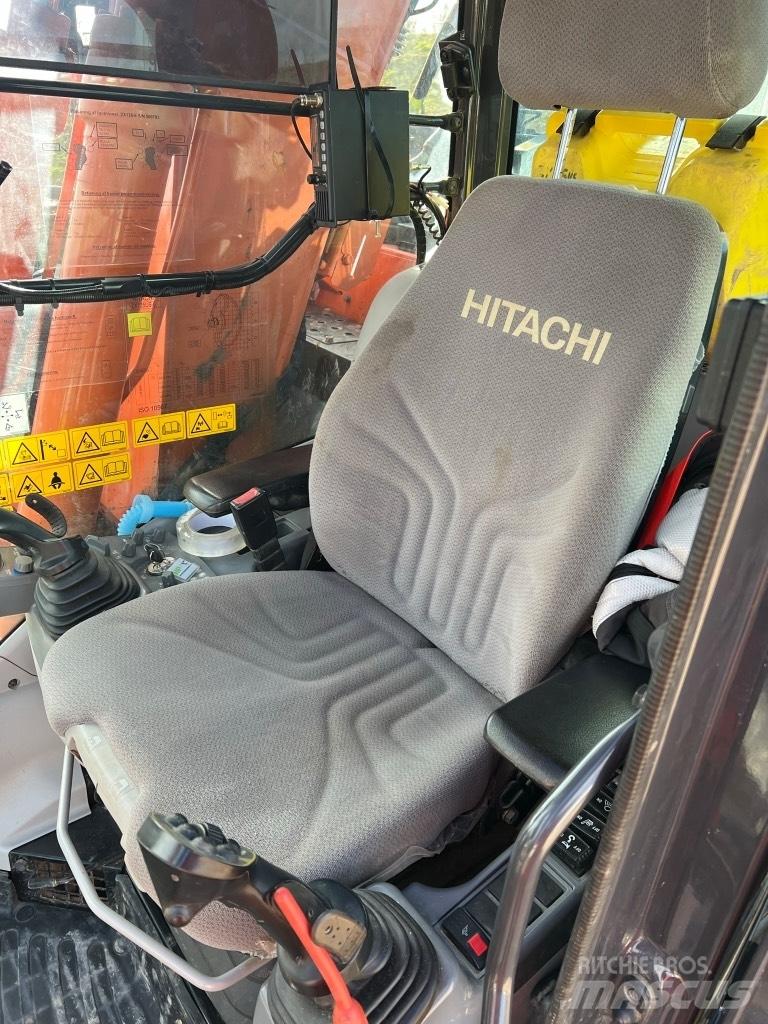 Hitachi ZX 135 US-6 Гусеничные экскаваторы