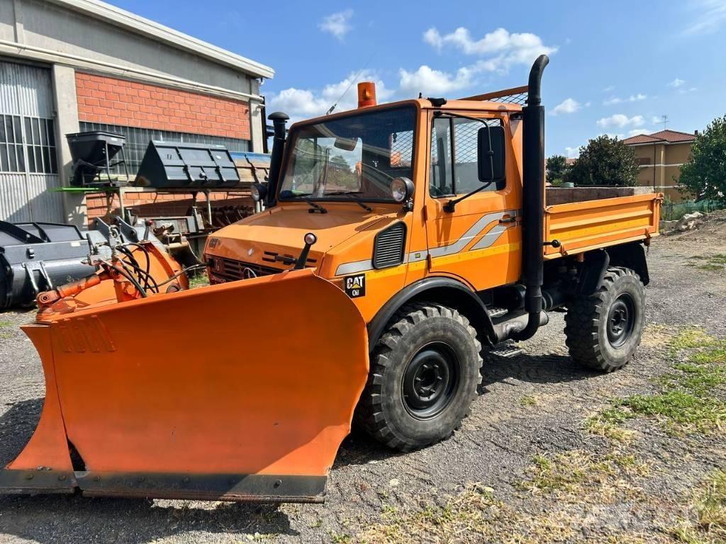 Mercedes-Benz unimog Грузовики-Фургоны