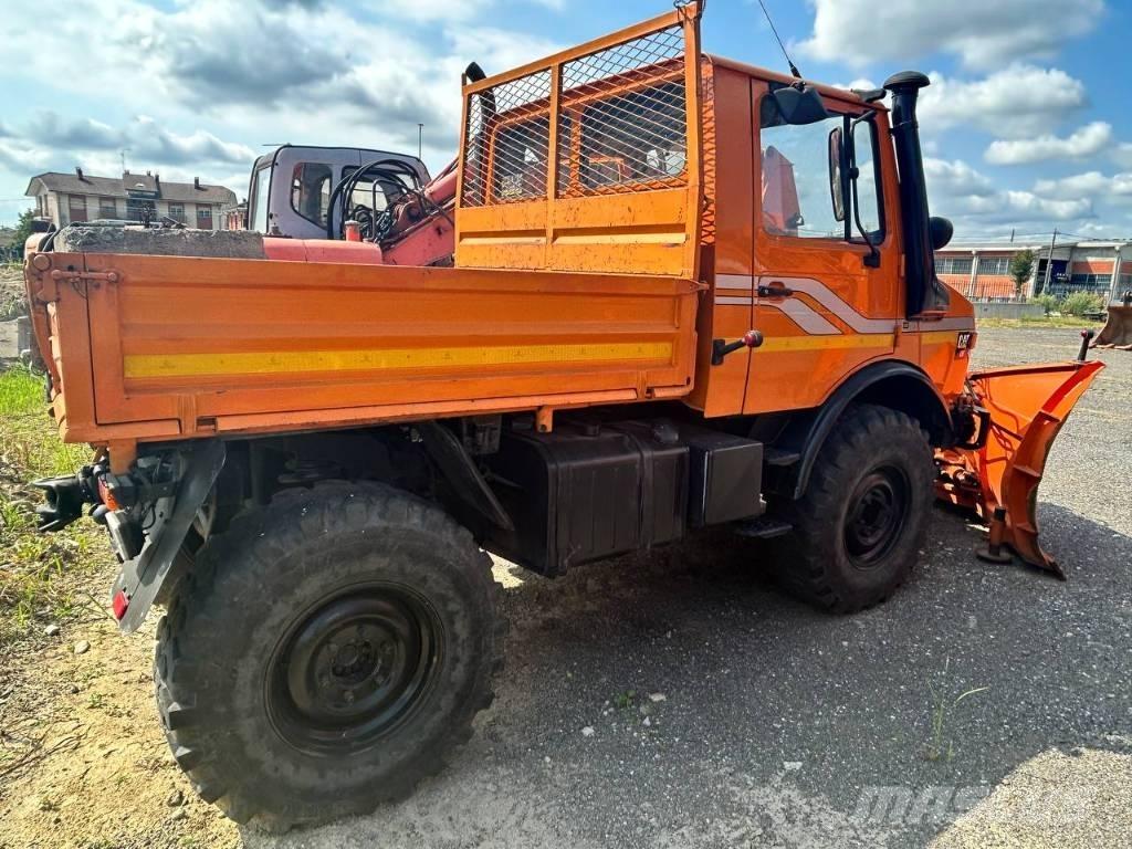 Mercedes-Benz unimog Грузовики-Фургоны