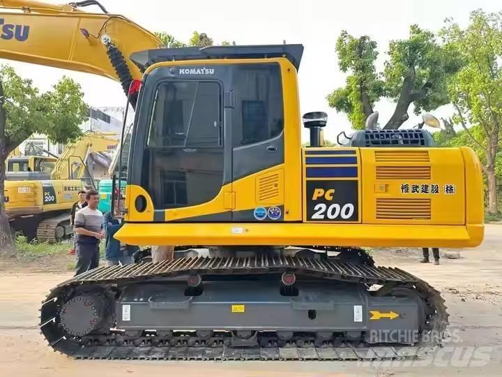 Komatsu PC200 Гусеничные экскаваторы