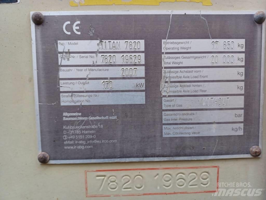 Titan 7820 Асфальтоукладчики