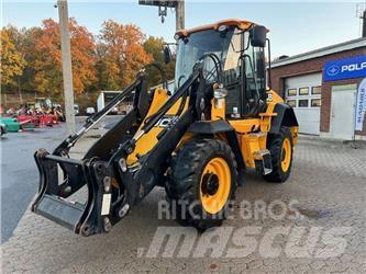 JCB 411 HT Фронтальные погрузчики