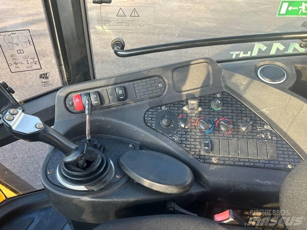JCB 411 HT Фронтальные погрузчики