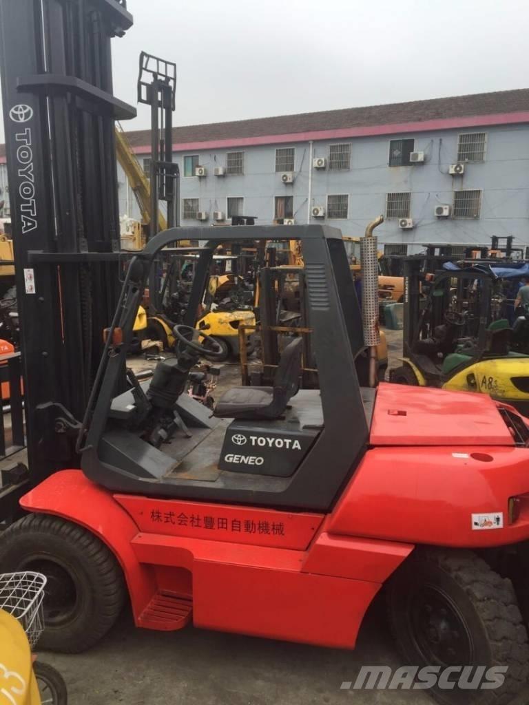 Toyota 8 Ton Дизельные погрузчики