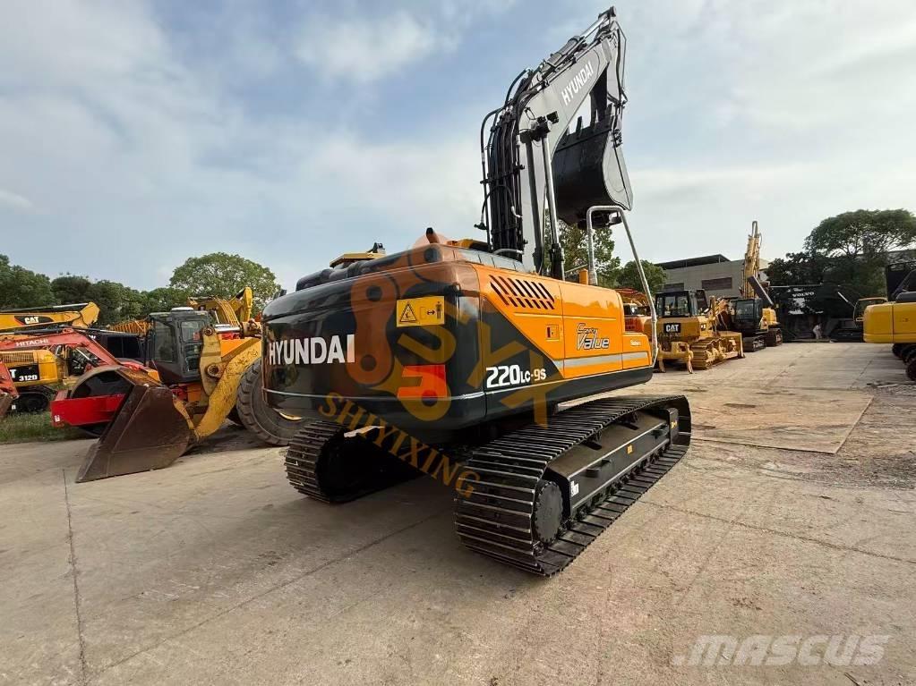 Hyundai Robex 220-9 Гусеничные экскаваторы