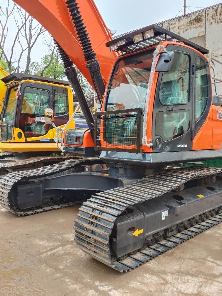 Doosan DX300 Гусеничные экскаваторы