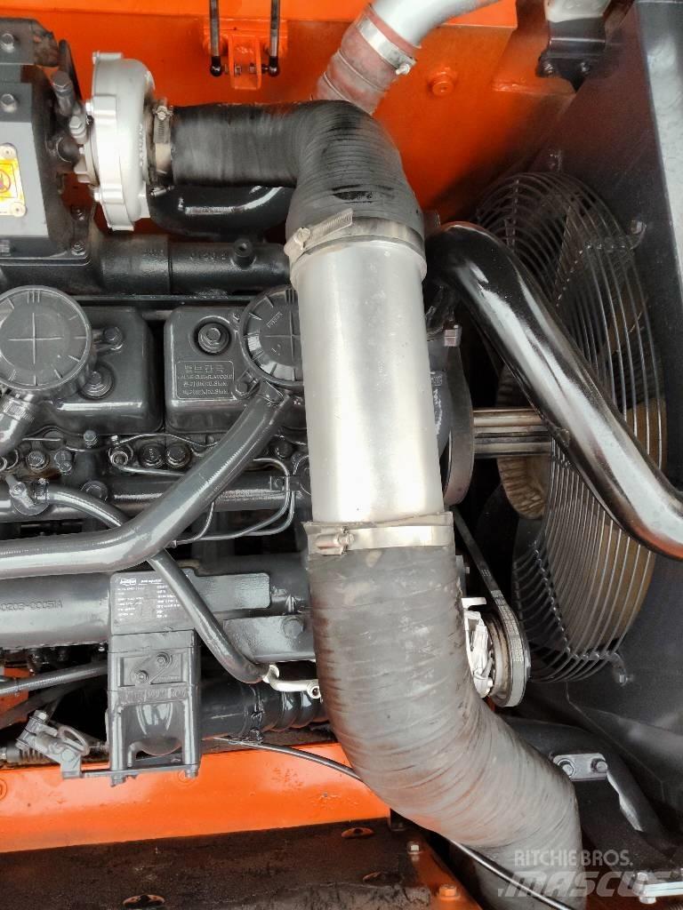 Doosan DX300 Гусеничные экскаваторы
