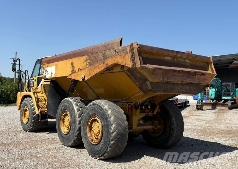 CAT 730 Шарнирно-сочленённые самосвалы